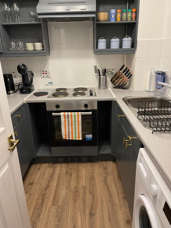 Stunning Studio Flat - Free Parking - 3 Min From Sutton Station Lejlighed Eksteriør billede