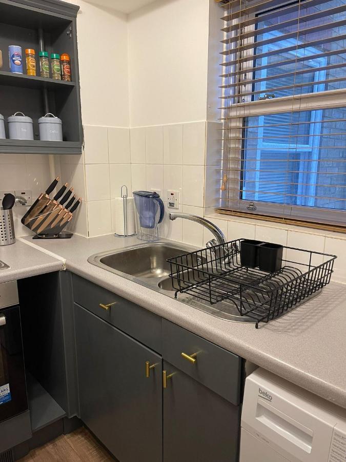 Stunning Studio Flat - Free Parking - 3 Min From Sutton Station Lejlighed Eksteriør billede