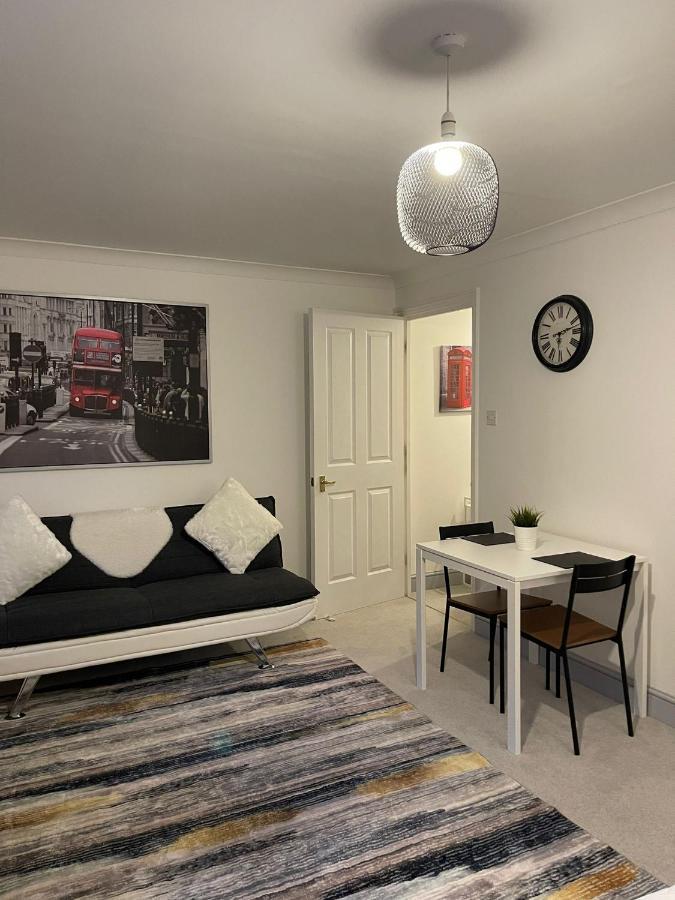 Stunning Studio Flat - Free Parking - 3 Min From Sutton Station Lejlighed Eksteriør billede